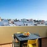 Penthouse With Terrace Apartment *